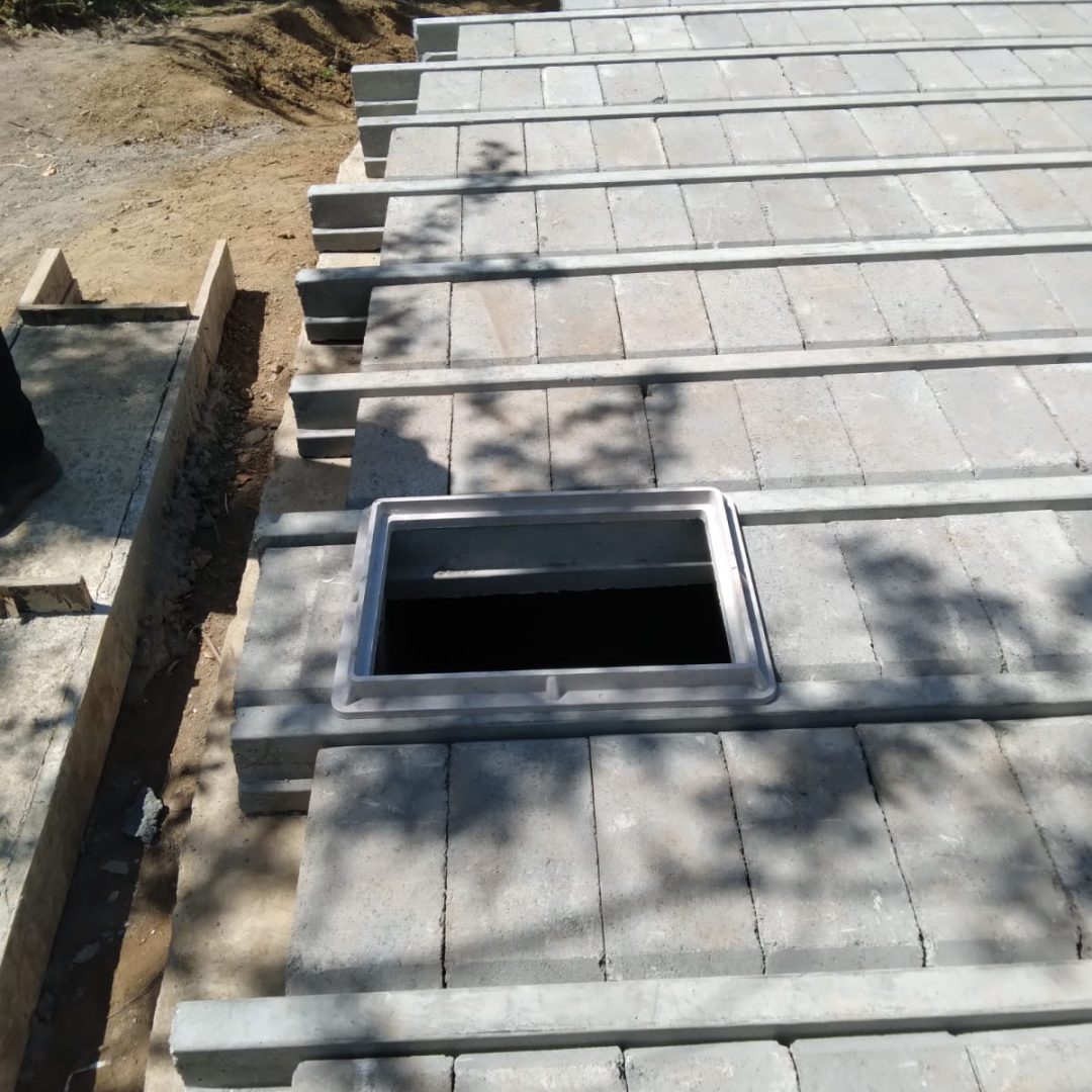 Septic tank cover slab